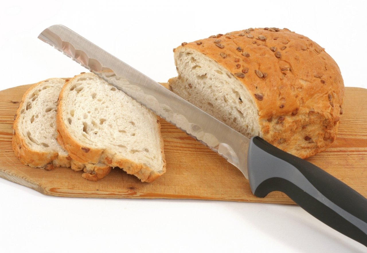 Зубчатый нож используется для мягких продуктов Зубчатый нож используется для мягких продуктов
