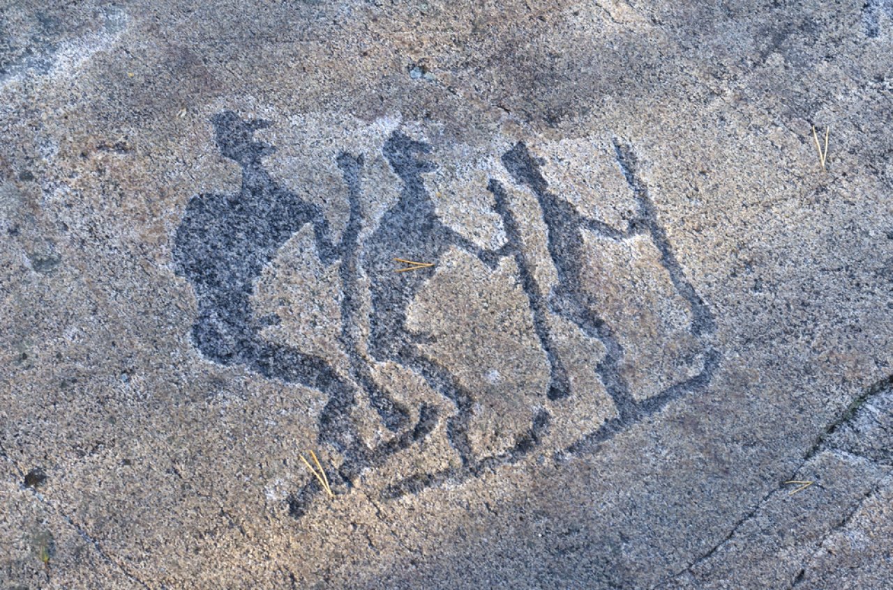 Наскальный петроглифы. Петроглифы хакасии вектор. Тюркские петроглифы. Наскальный петроглифы. Петроглифы дании.