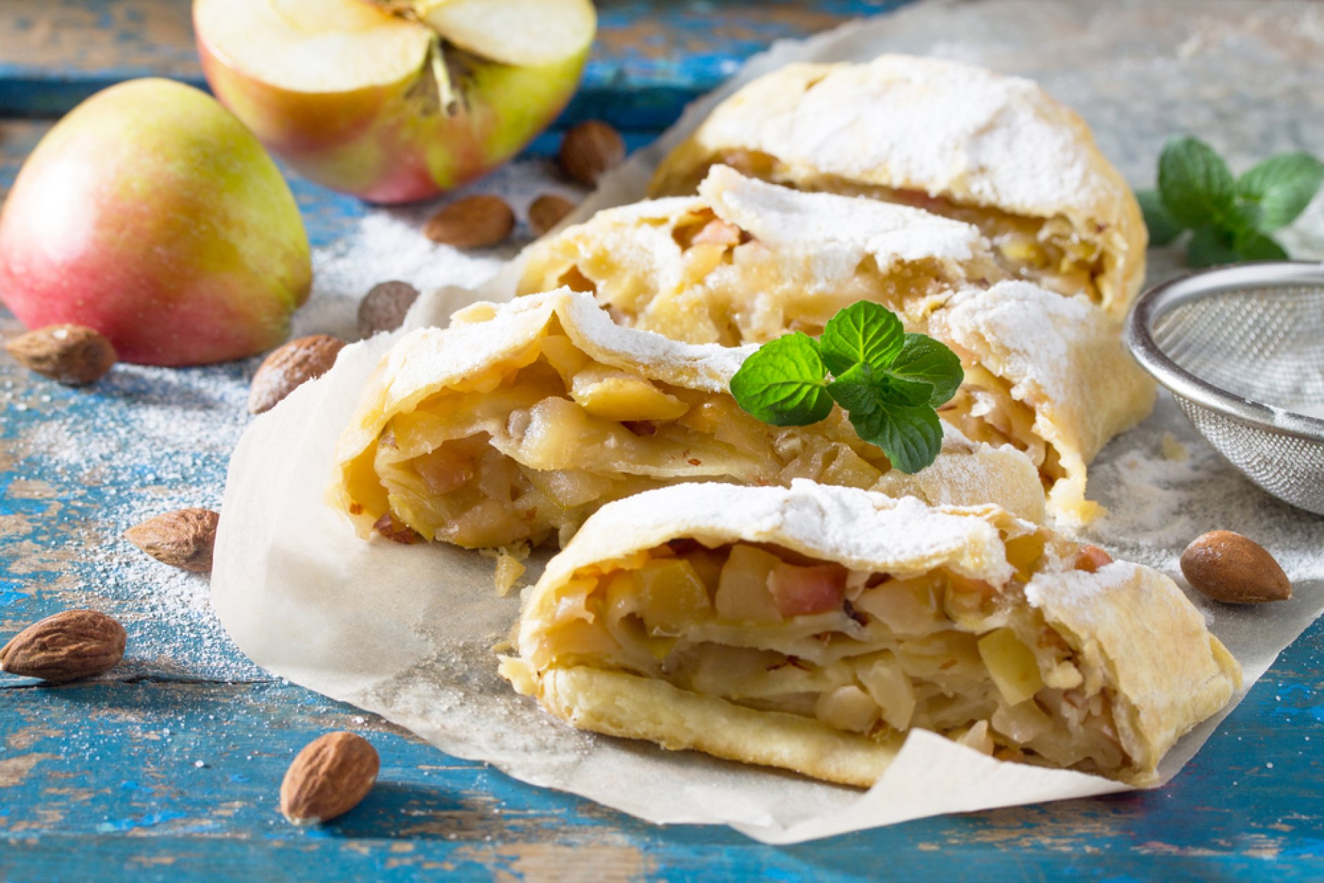 Яблочный штрудель (Apfelstrudel)