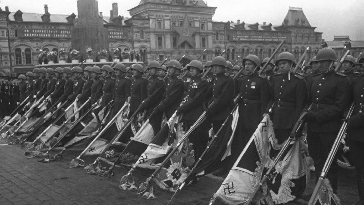 Исторический Парад Победы 1945 года