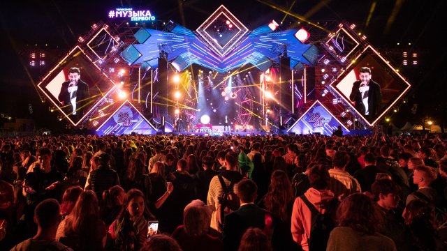 #ВЫПУСК2020: 15000 человек праздновали вместе со звёздами «Музыки Первого»