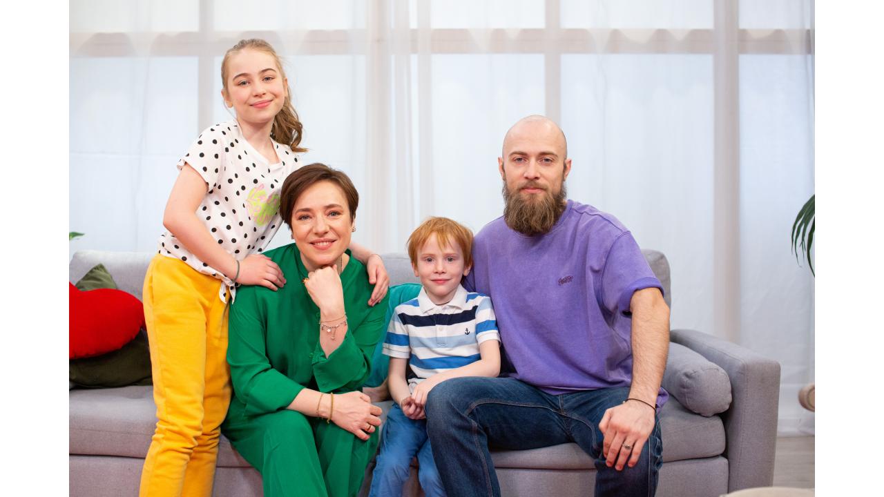 Премьера программы «Семья на ура!»: встречаем субботнее утро с Туттой Ларсен и её семьёй